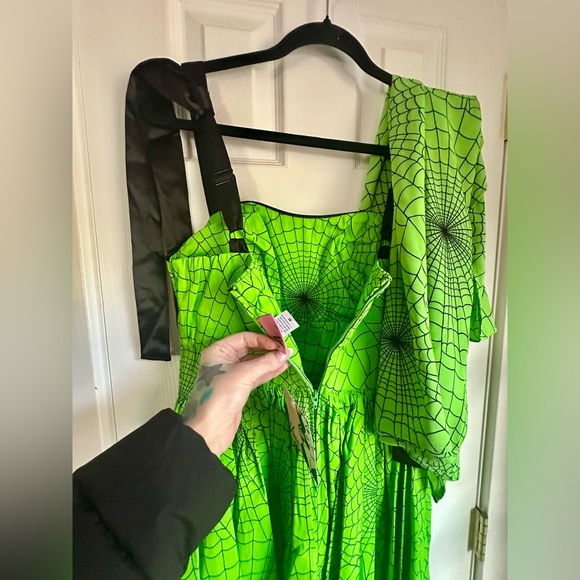 Vixen by Micheline Pitt 1950’s swing dress in slime green spiderweb L BNWT - Picture 3 of 4